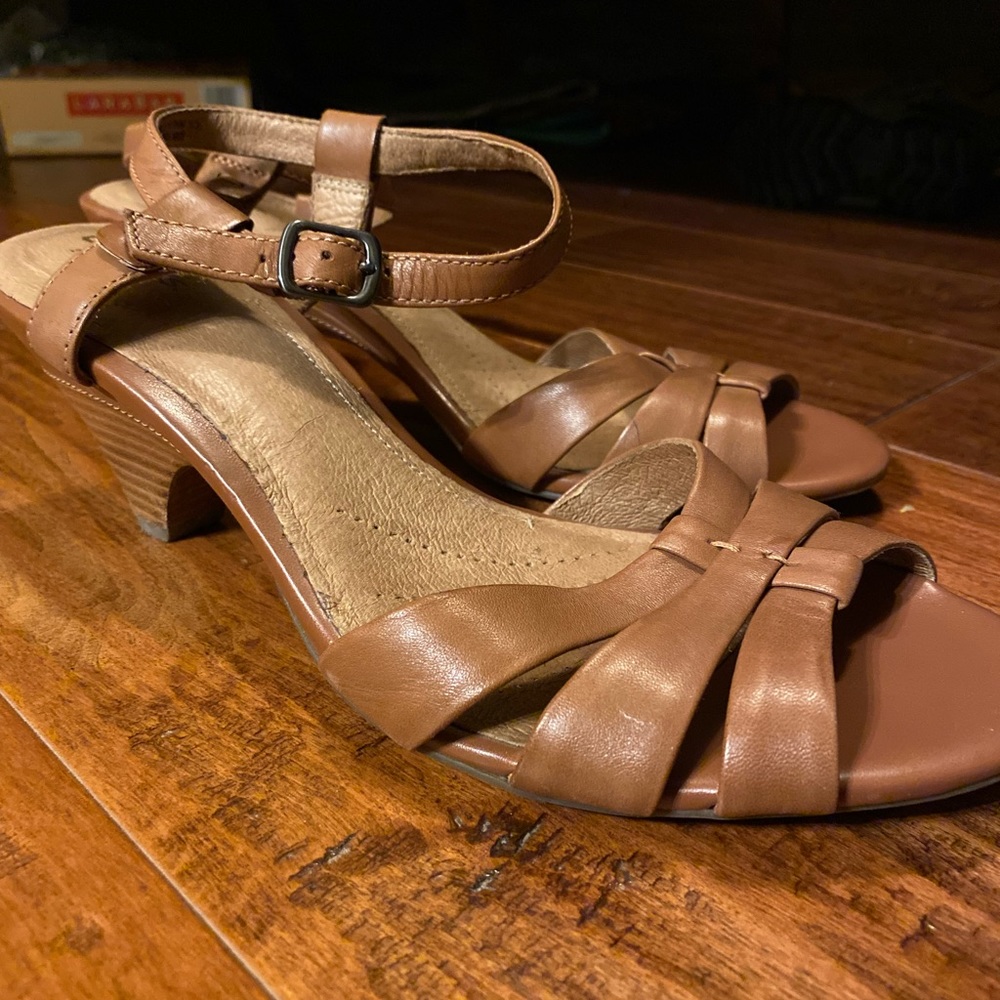Clarks heels